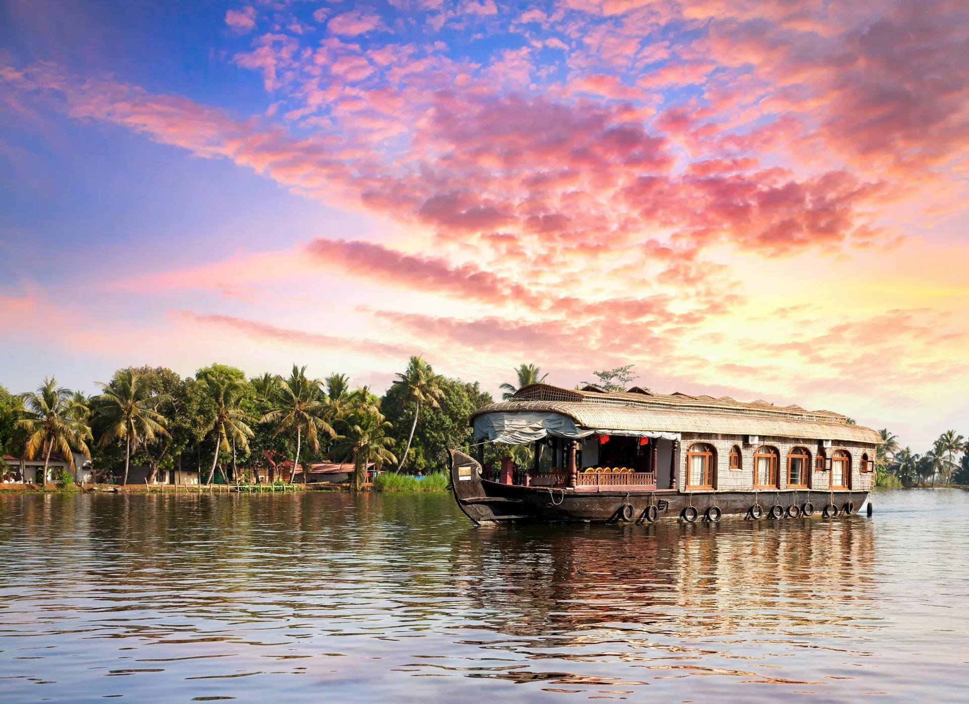 Kerala 6 Nights 7 Days Tour – Munnar, Thekkady, Alleppey & Kovalam