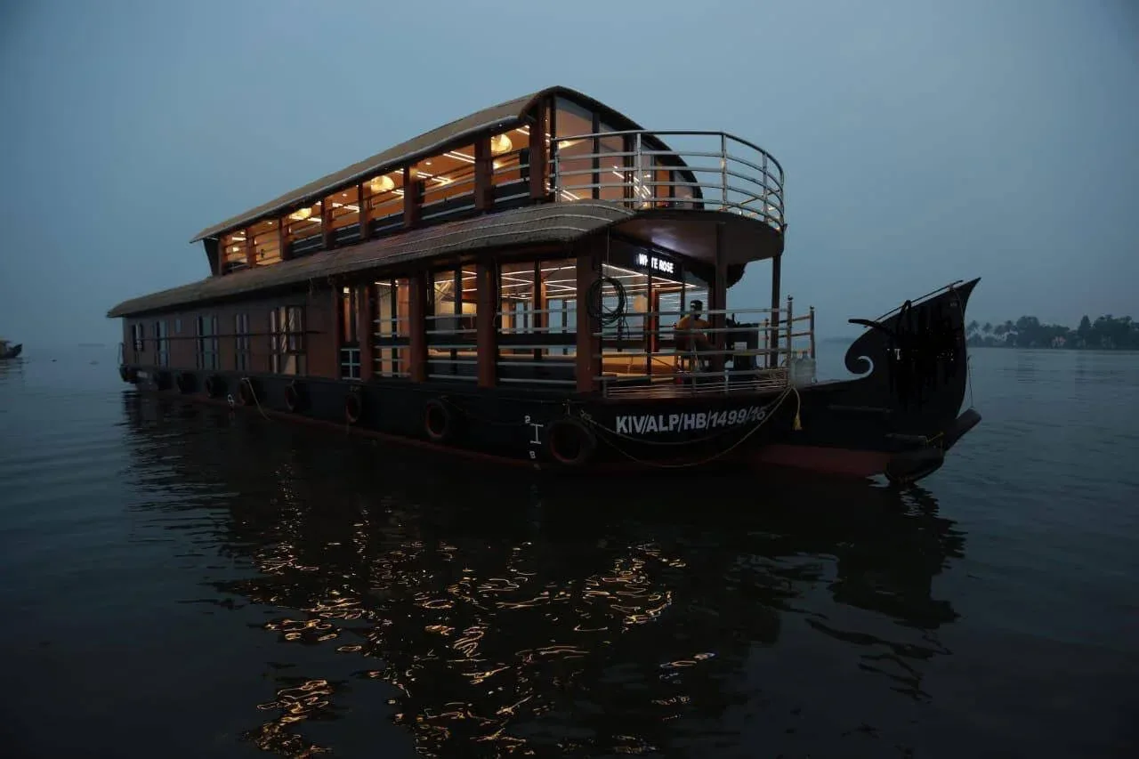 Private Alleppey Houseboat
